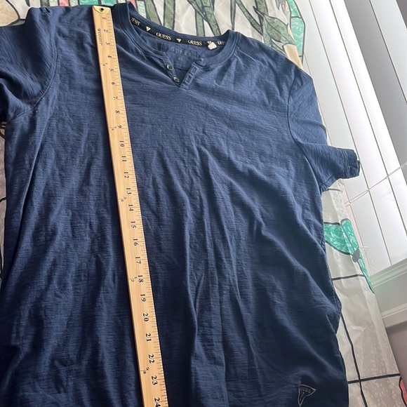 Ladies Guess T Shirt size XL modern with vintage feel gently used - Picture 8 of 9